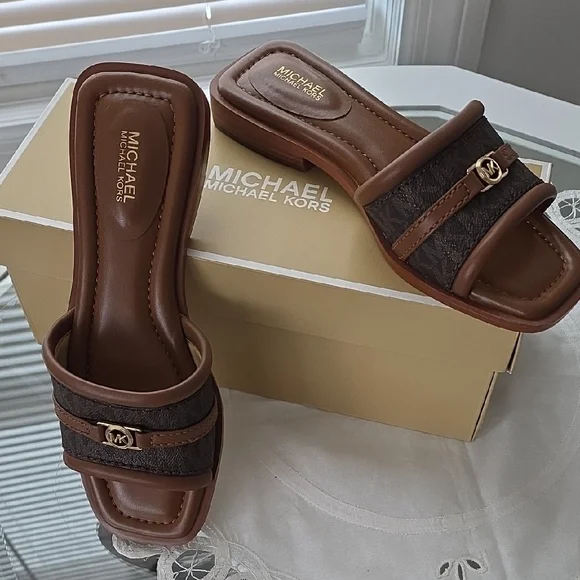 Michael Kors NIB Brown and Dark Brown Slide Sandals - Picture 1 of 7